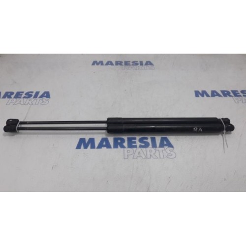 Citroen - C5 - Set of tailgate gas struts