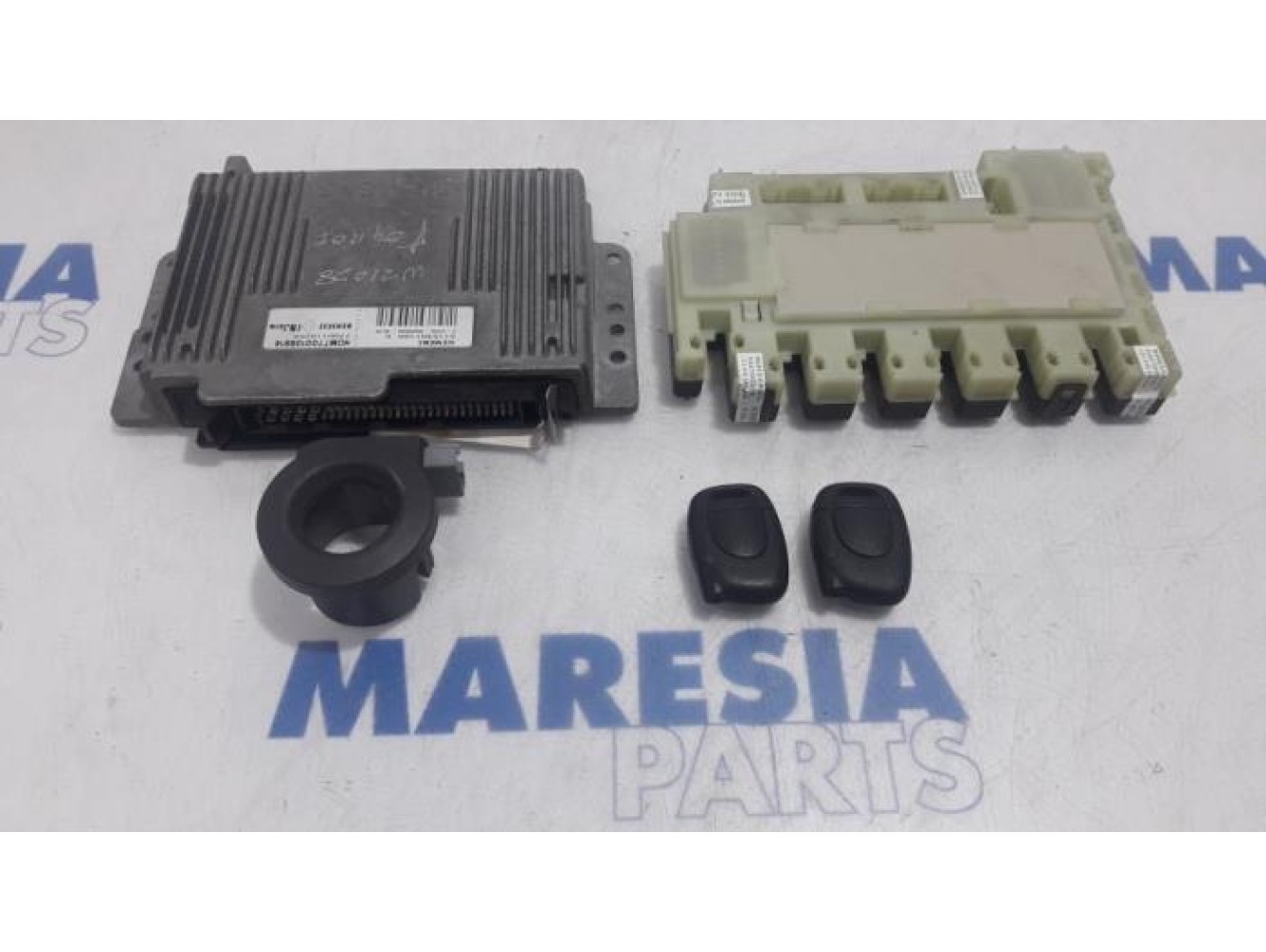 Renault - Clio - Engine management computer