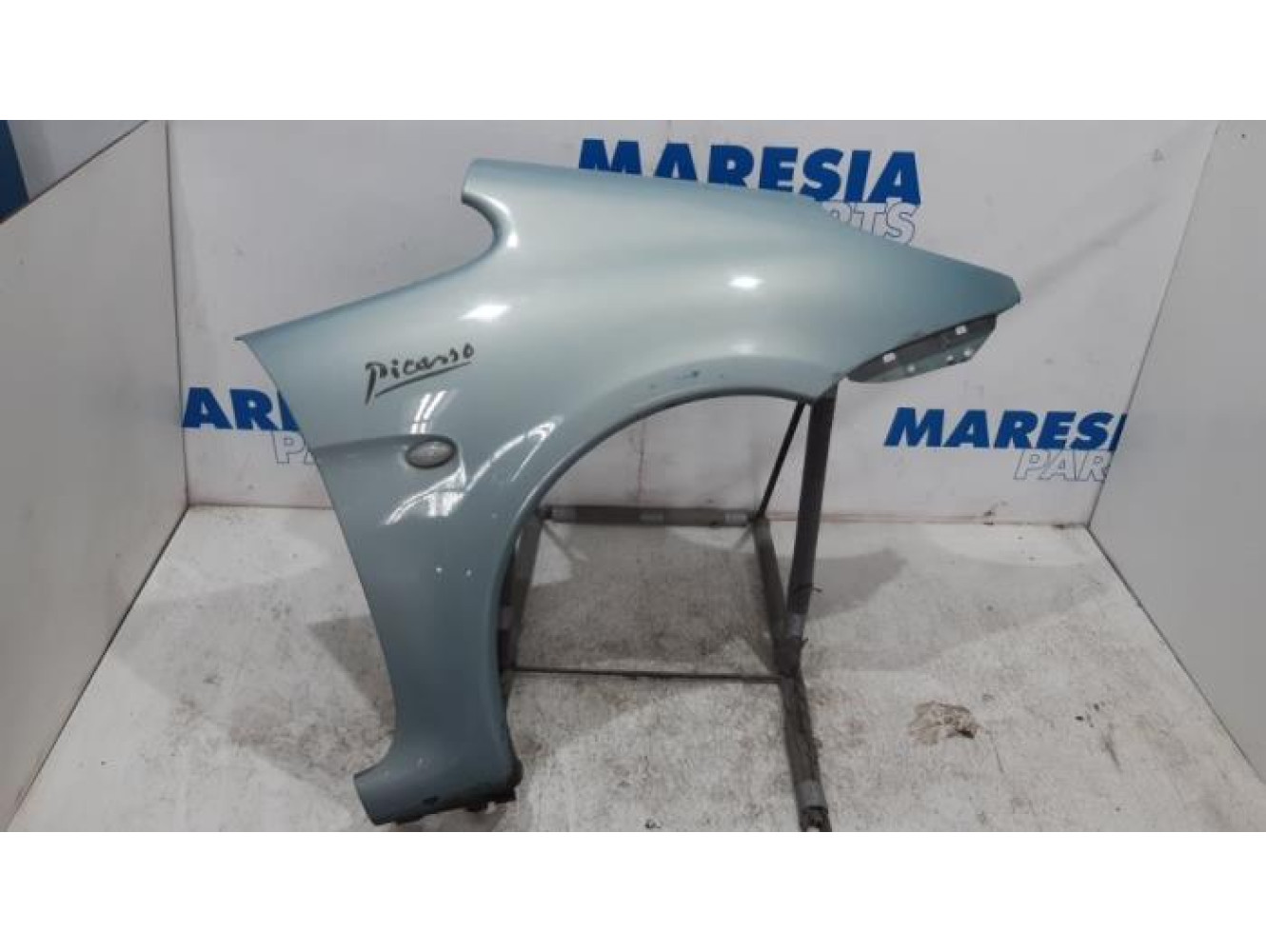 Citroen - Picasso - Front wing, right