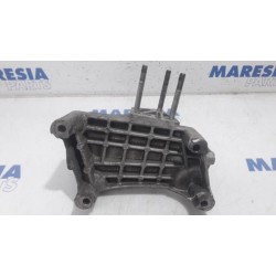 Opel - Combo - Engine mount