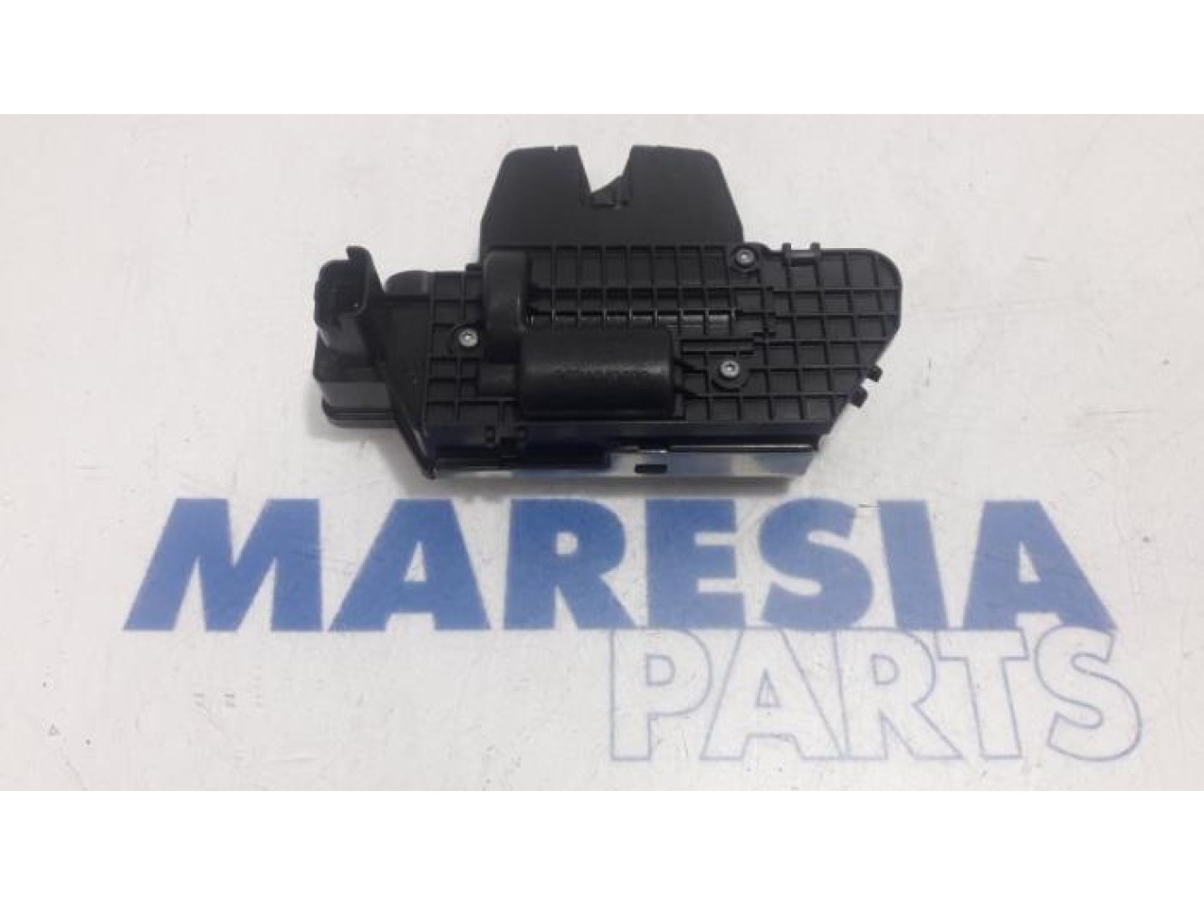 Peugeot - 2008 - Tailgate lock mechanism