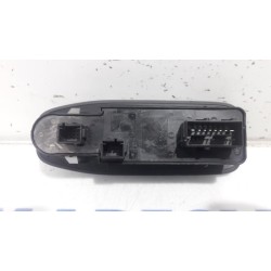 Peugeot - 2008 - Multi-functional window switch