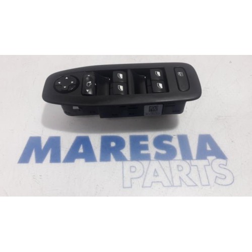 Peugeot - 2008 - Multi-functional window switch