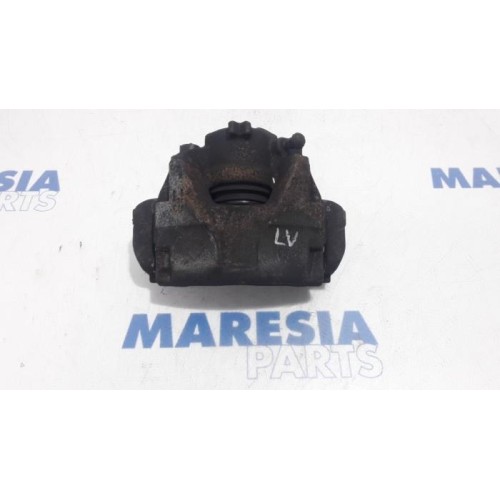 Renault - Megane - Front brake calliper, left