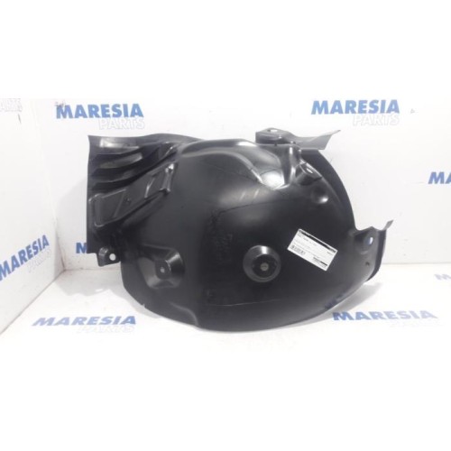 Renault - Megane - Wheel arch liner