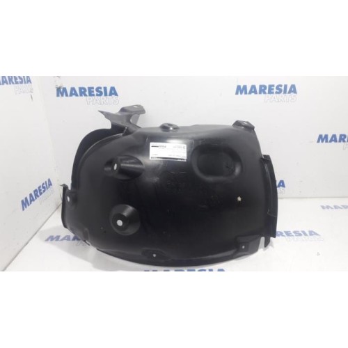 Renault - Megane - Wheel arch liner