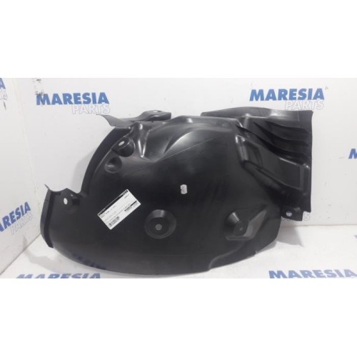 Renault - Megane - Wheel arch liner