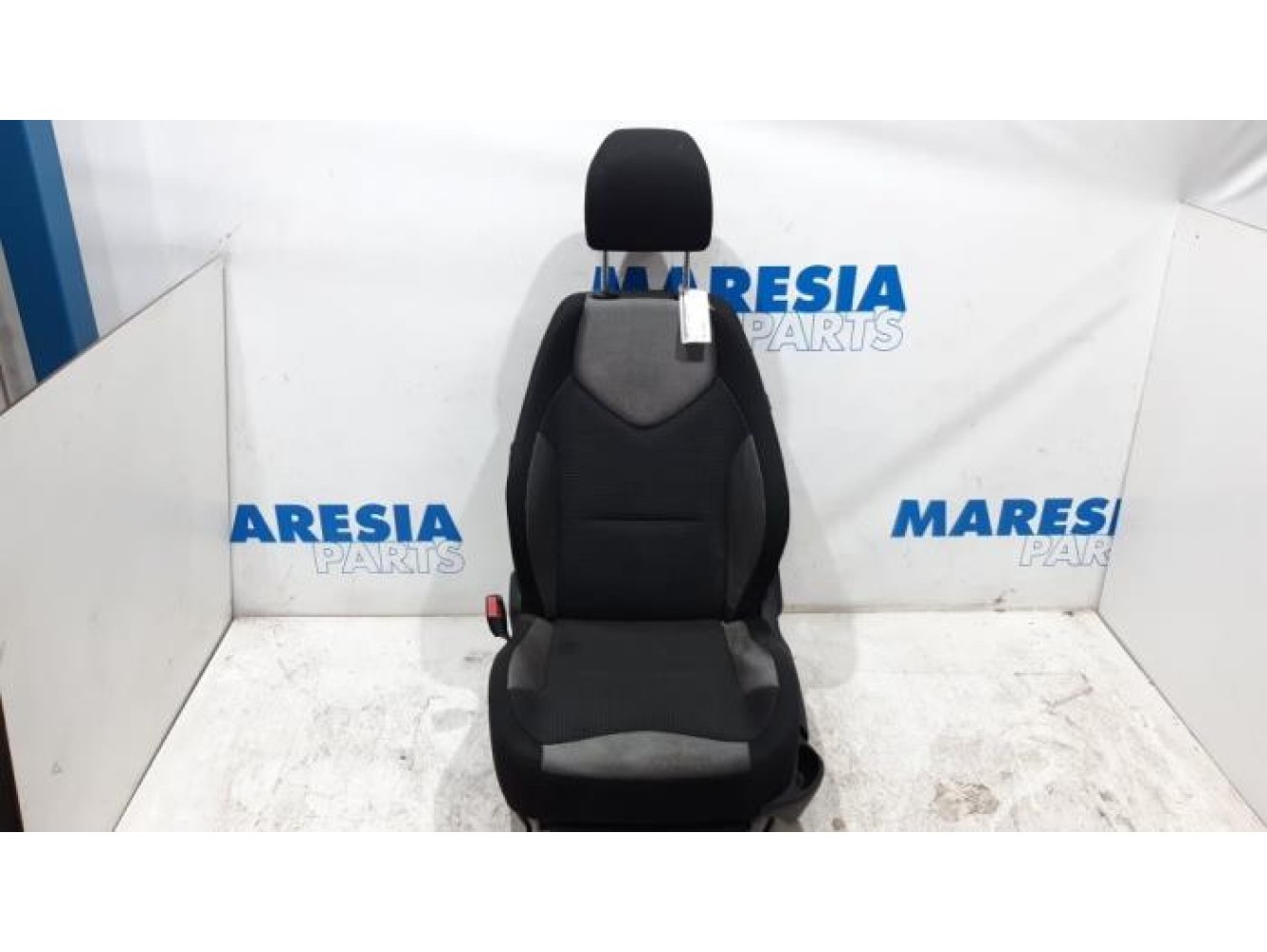 Peugeot - 308 - Sitz links