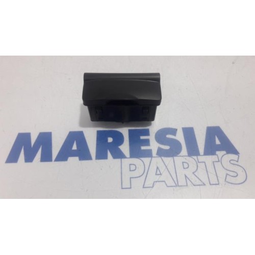 Renault - Megane - AUX/USB aansluiting