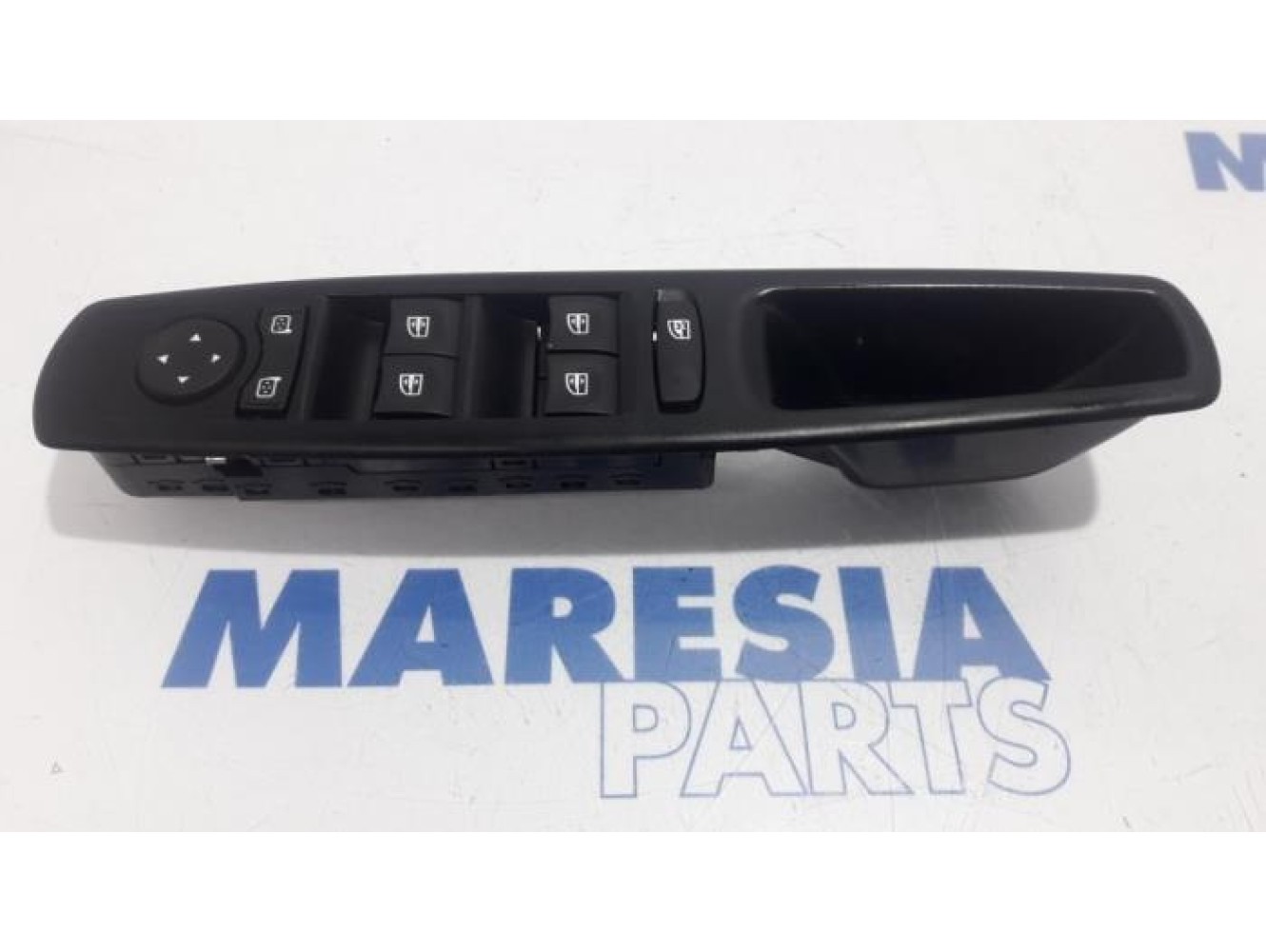 Renault - Megane - Multi-functional window switch