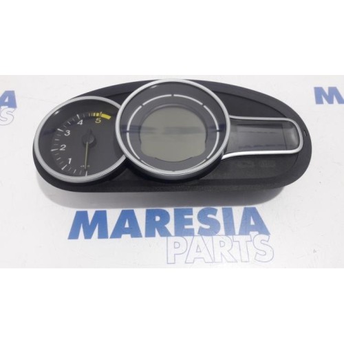 Renault - Megane - Instrument panel
