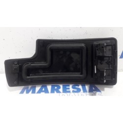 Renault - Megane - Armrest