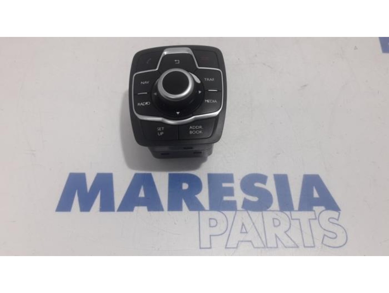 Peugeot - 508 - Panneau de commandes navigation