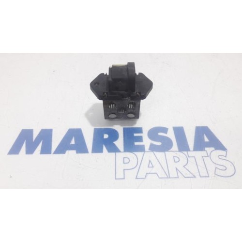 Renault - Kangoo - Cooling fan resistor