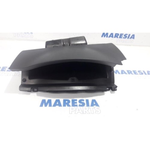Peugeot - Partner - Glovebox
