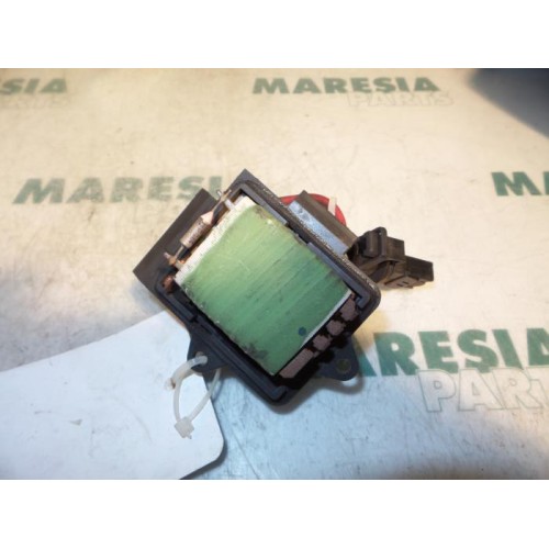 Renault - Clio - Heater resistor