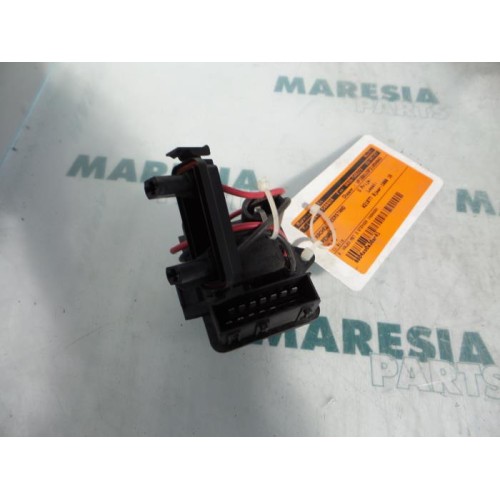 Renault - Clio - Heater resistor