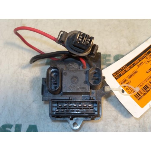 Renault - Clio - Heater resistor