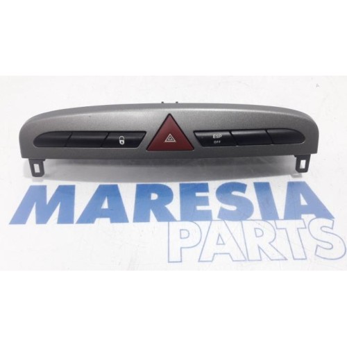 Peugeot - 308 - Panic lighting switch