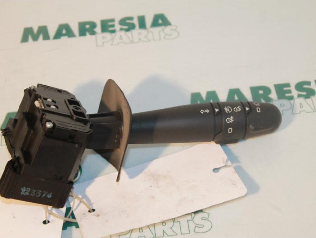 Renault - Clio - Indicator switch