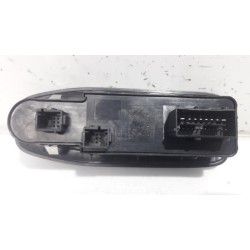 Peugeot - 2008 - Multi-functional window switch