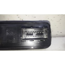 Peugeot - 2008 - Multi-functional window switch