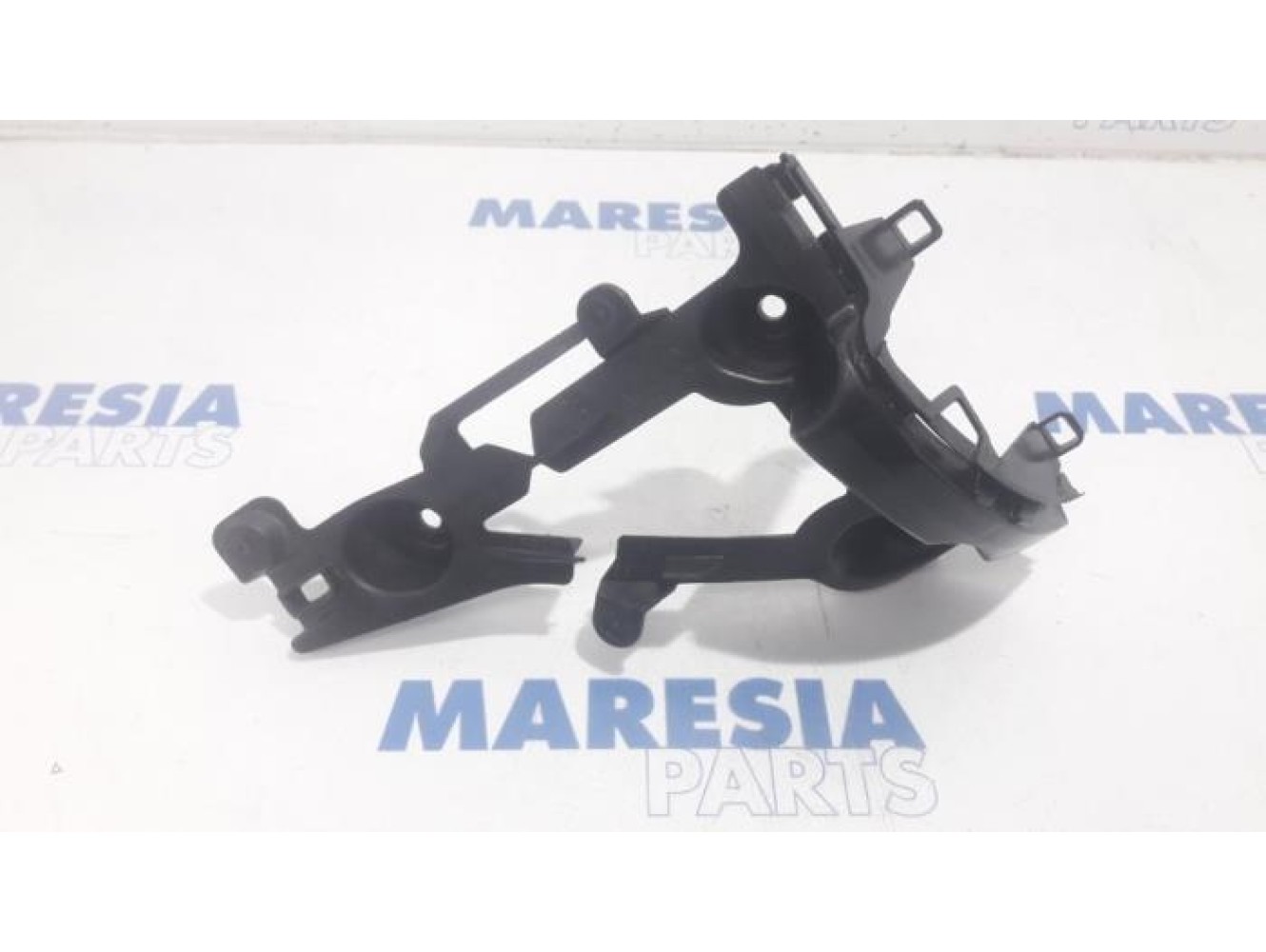 Peugeot - 2008 - Rear bumper bracket, right