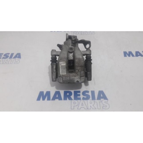 Peugeot - 2008 - Bremszange links hinten