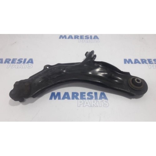 Renault - Kangoo - Front lower wishbone, right