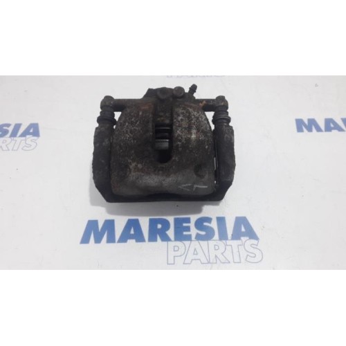 Renault - Kangoo - Front brake calliper, left