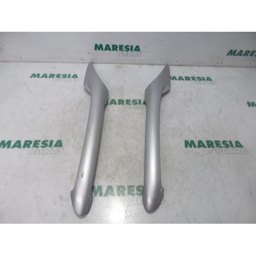 Peugeot - 206 - Tailgate handle