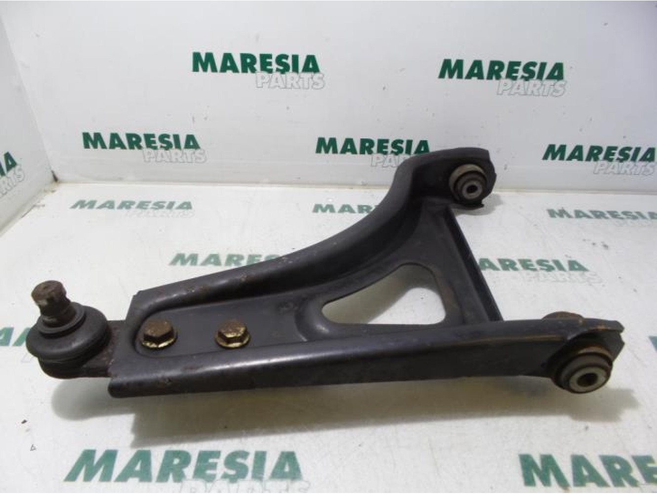 Renault - Twingo - Front lower wishbone, right