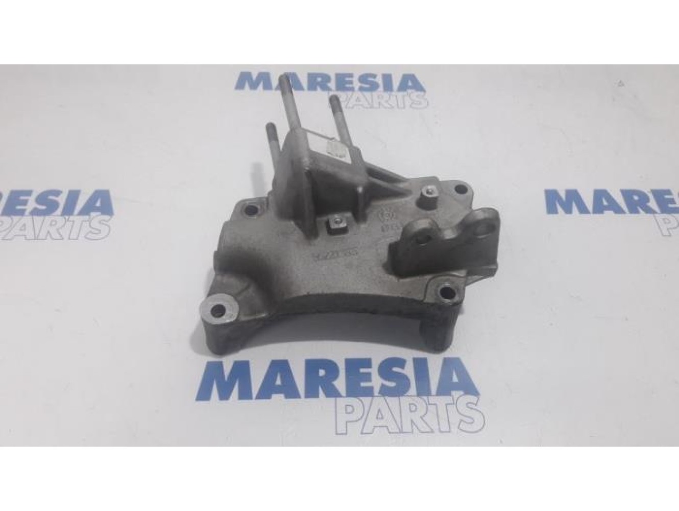 Fiat - Doblo - Engine mount