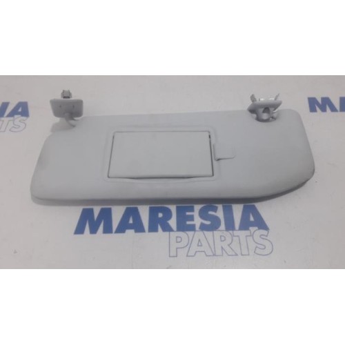Peugeot - 208 - Sun visor