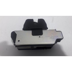Peugeot - 208 - Tailgate lock mechanism