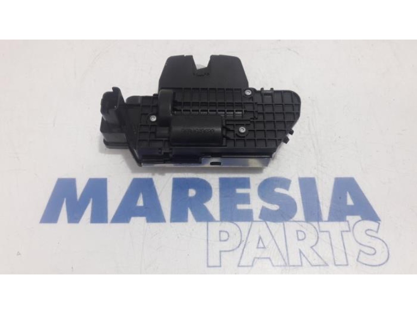 Peugeot - 2008 - Tailgate lock mechanism