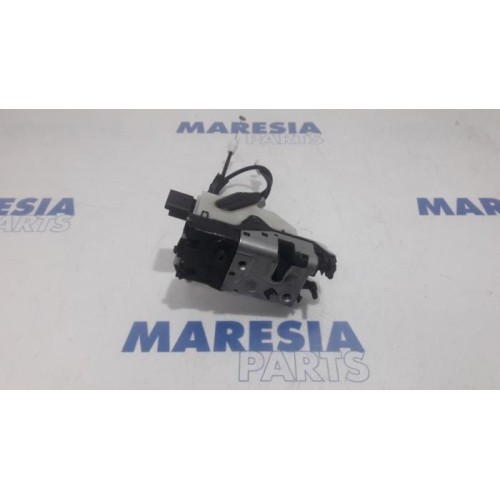 Peugeot - 2008 - Front door lock mechanism 4-door, right