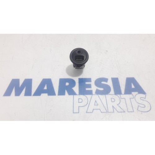 Peugeot - 2008 - AUX / USB connection