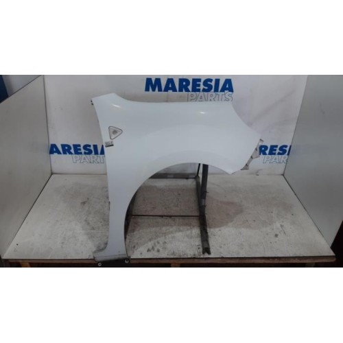 Renault - Kangoo - Front wing, right
