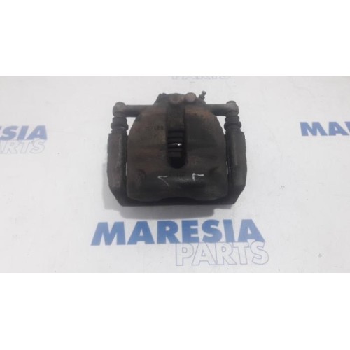 Renault - Kangoo - Front brake calliper, left