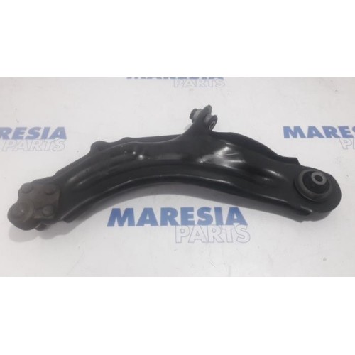 Renault - Kangoo - Front lower wishbone, right