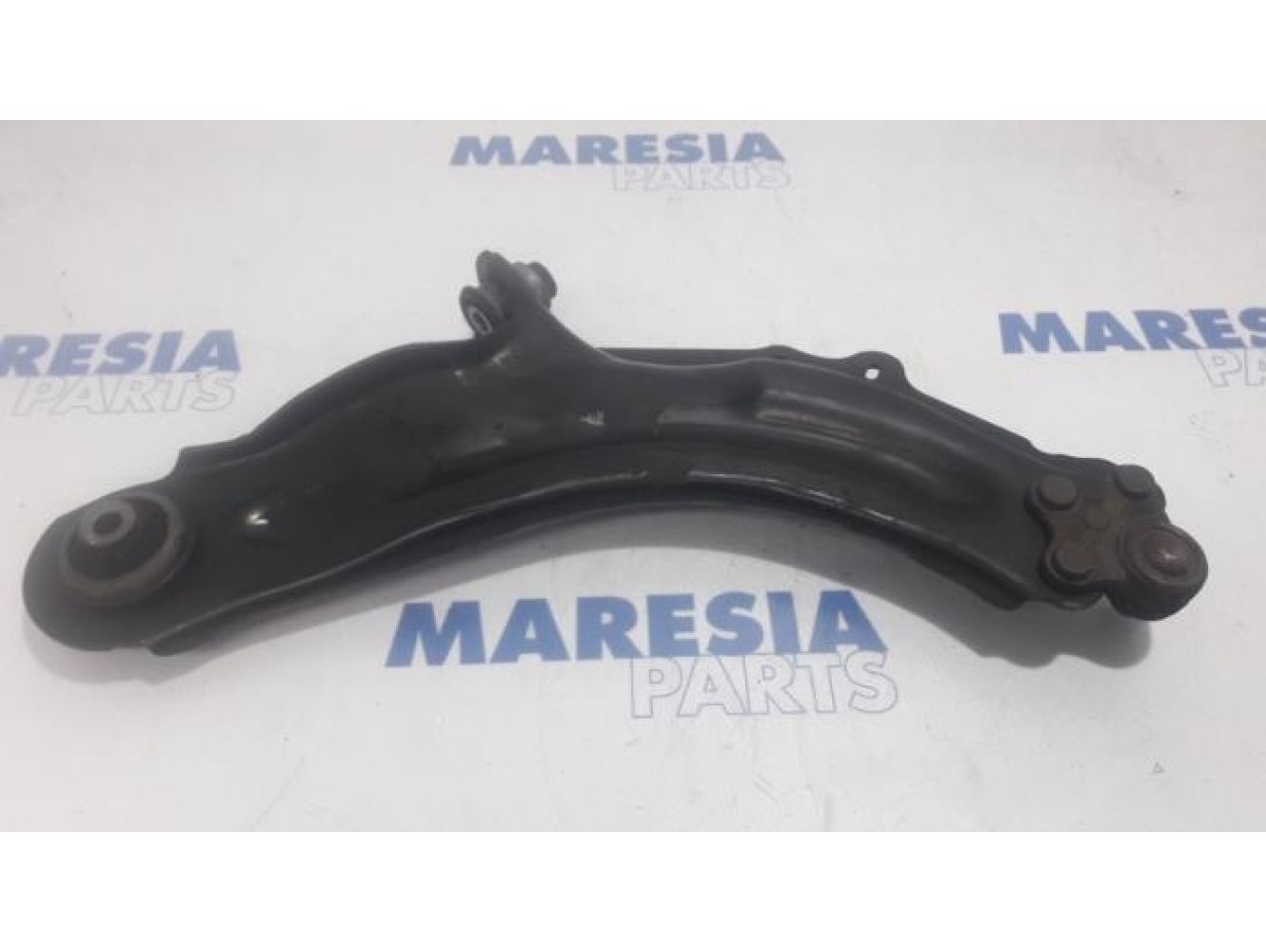 Renault - Kangoo - Front lower wishbone, left