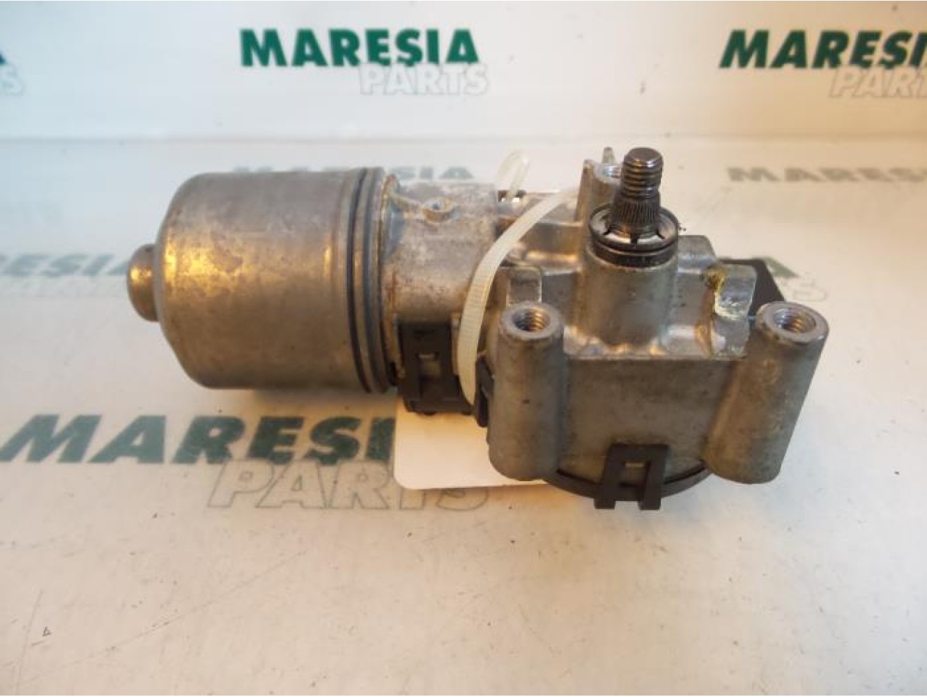 Alfa Romeo - 147 - Scheibenwischermotor vorne