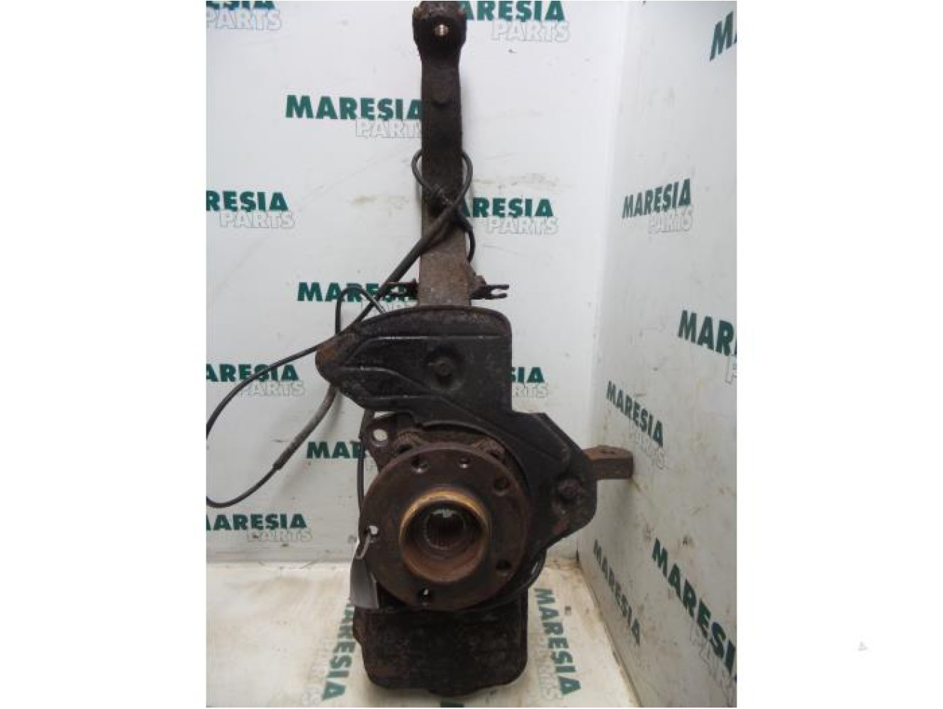 Alfa Romeo - 147 - Achsschenkel links vorne