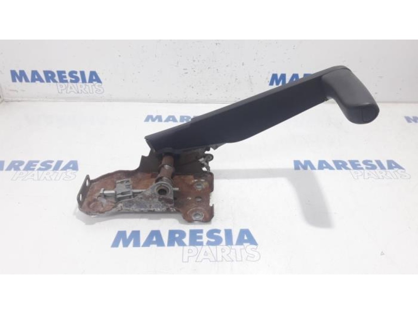 Renault - Kangoo - Parking brake lever