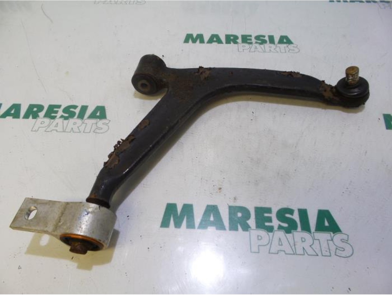 Citroen - Picasso - Front lower wishbone, right