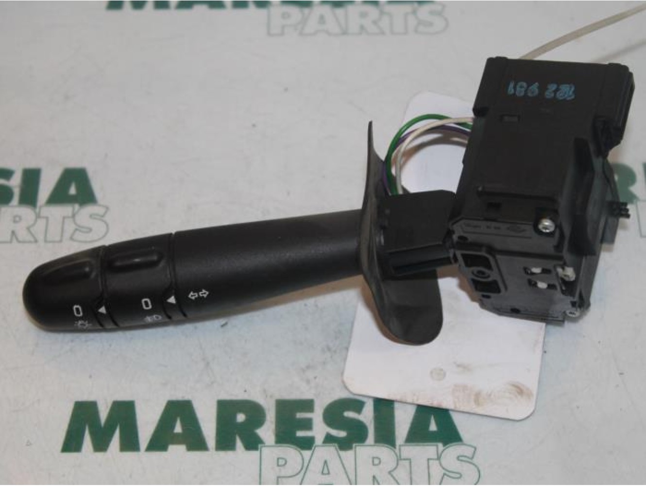 Renault - Clio - Indicator switch