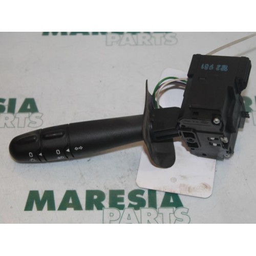 Renault - Clio - Indicator switch