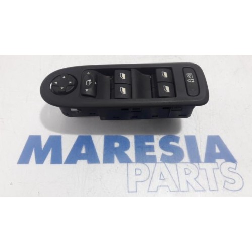 Peugeot - 508 - Multi-functional window switch