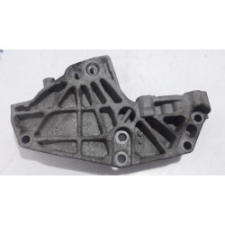 Renault - Trafic - Engine mount